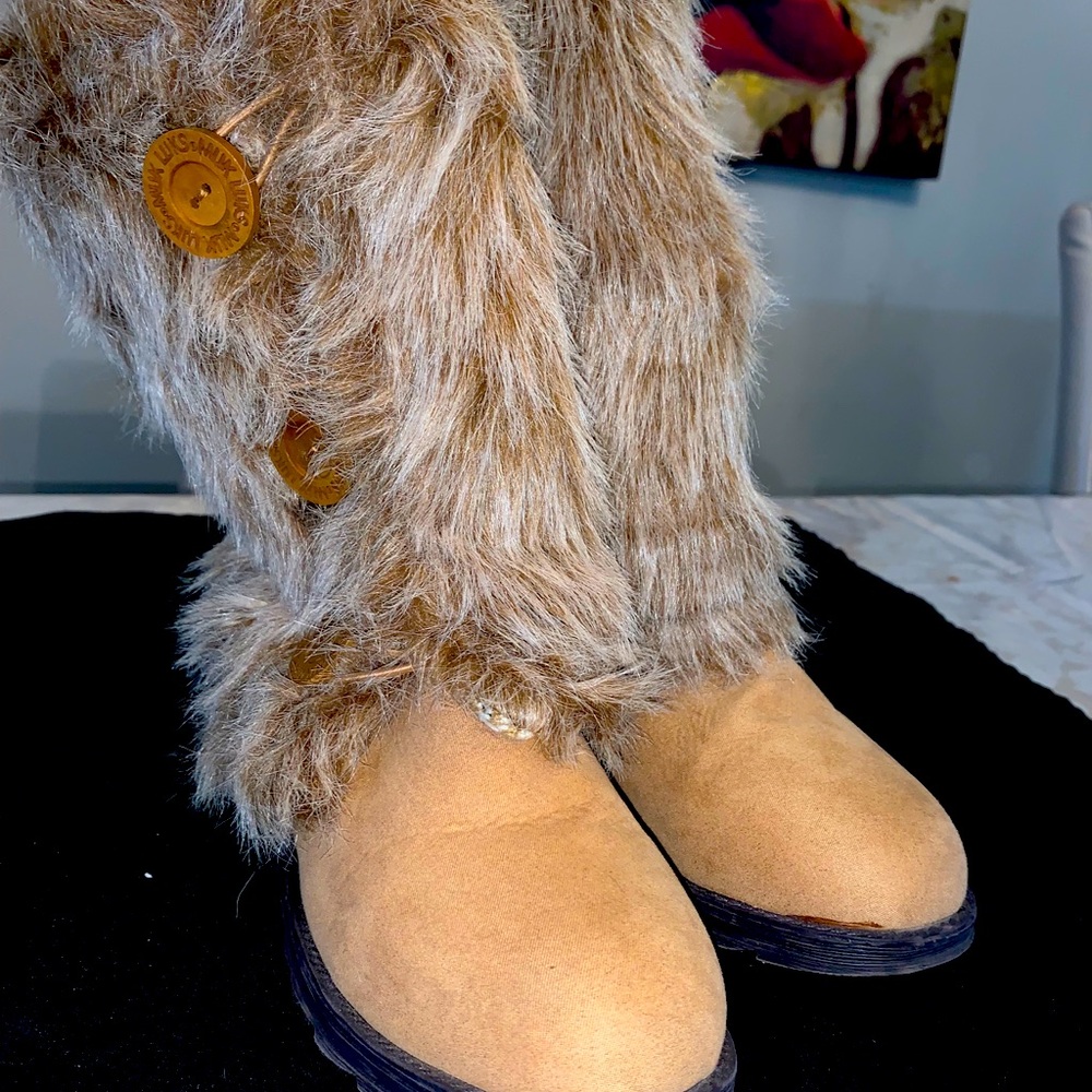 Warm boots